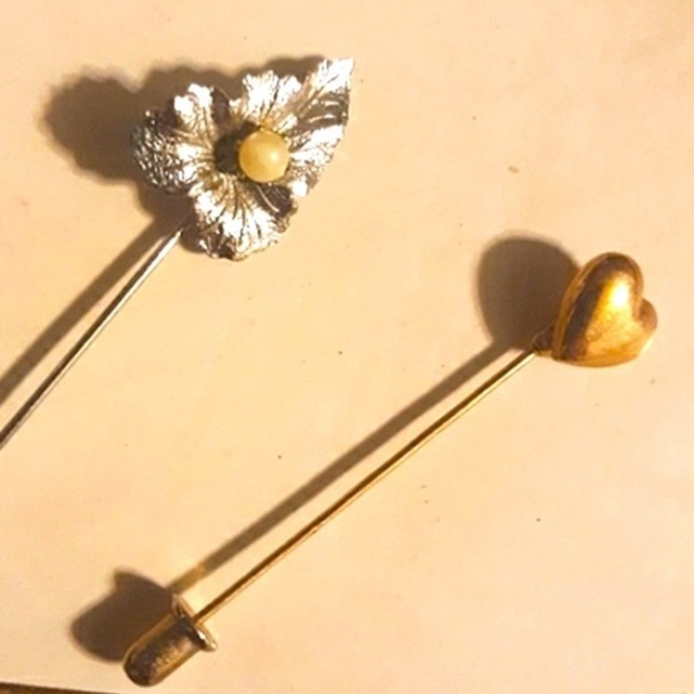 Pins Lot of 2 Gold Heart + Pearl Silver Leaf VINTAGE